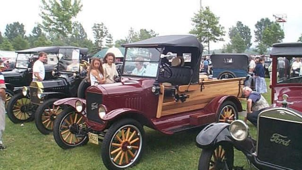 3000 voitures de différentes époques exposées à Granby RadioCanada.ca