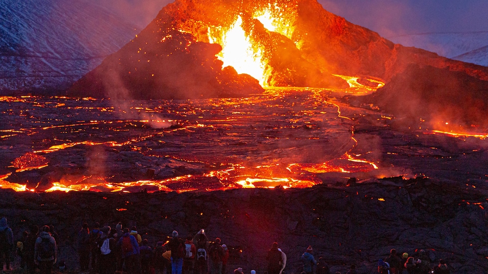 Islande L Eruption Volcanique S Etend Avec Une Nouvelle Source De Lave Radio Canada Ca