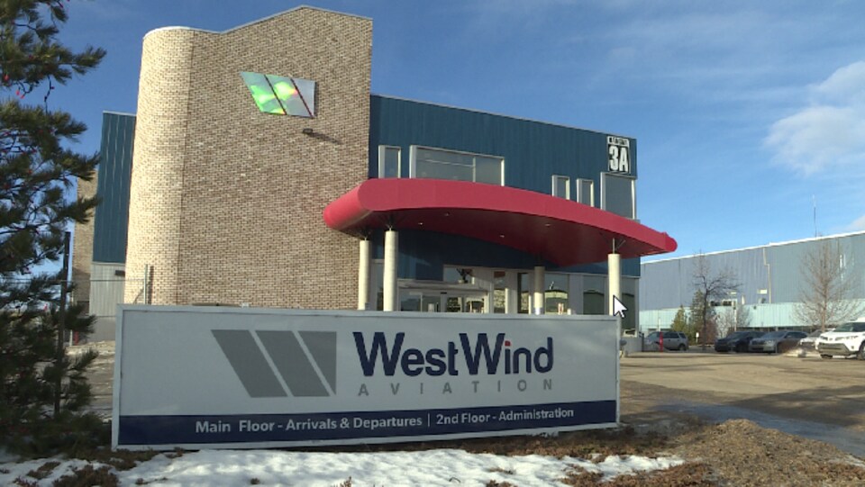Entrée du siège social de la compagnie aérienne West Wind Aviation.