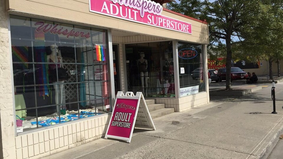 Une boutique érotique.