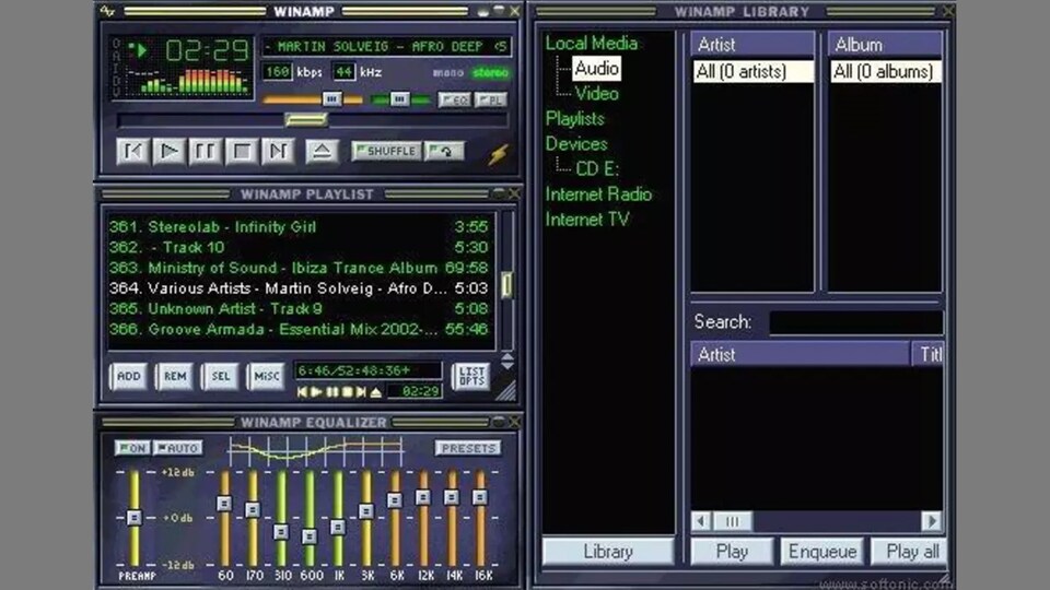 Capture d'écran du logiciel Winamp dans les années 2000, montrant notamment des boutons ressemblant à une console de son. 