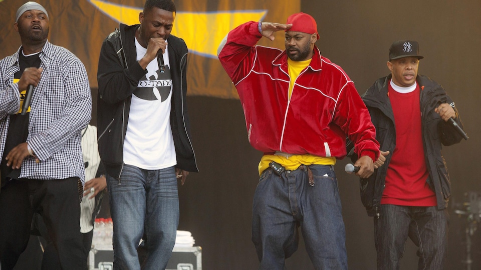 Le groupe Wu-Tang Clan en spectacle au festival Glastonbury en 2011.