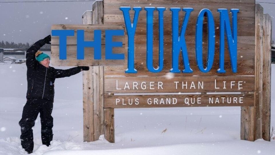 Photomontage de Kate White ajoutant un "the" à la pancarte d'entré au territoire.