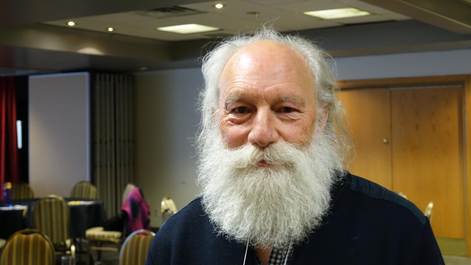 Yv Bonnier-Viger pendant le Colloque sur l'autonomie alimentaire à Gaspé.