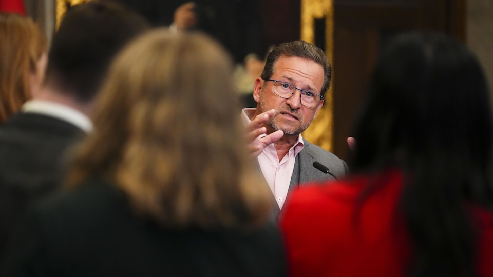  Yves-François Blanchet en point de presse dans le foyer de la Chambre des communes, à Ottawa.