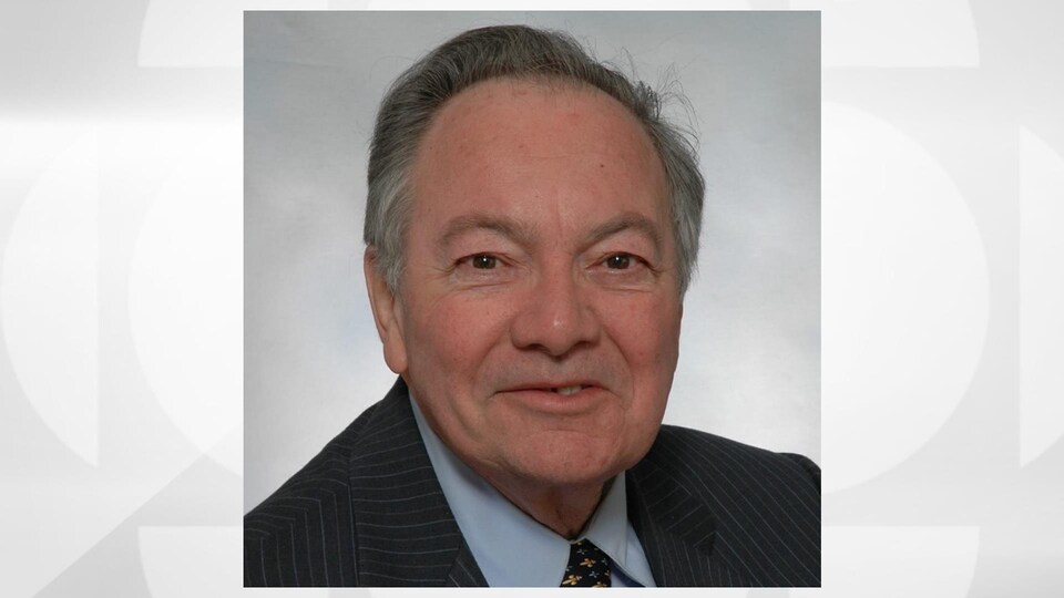 Une photo de Yves Saint-Denis.