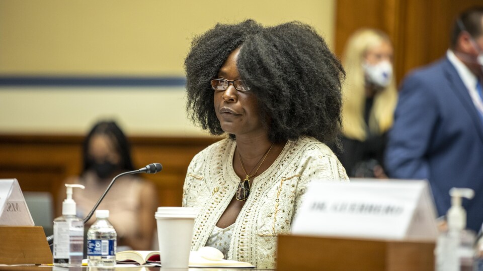 Zeneta Everhart speaks to members of the US Congress.