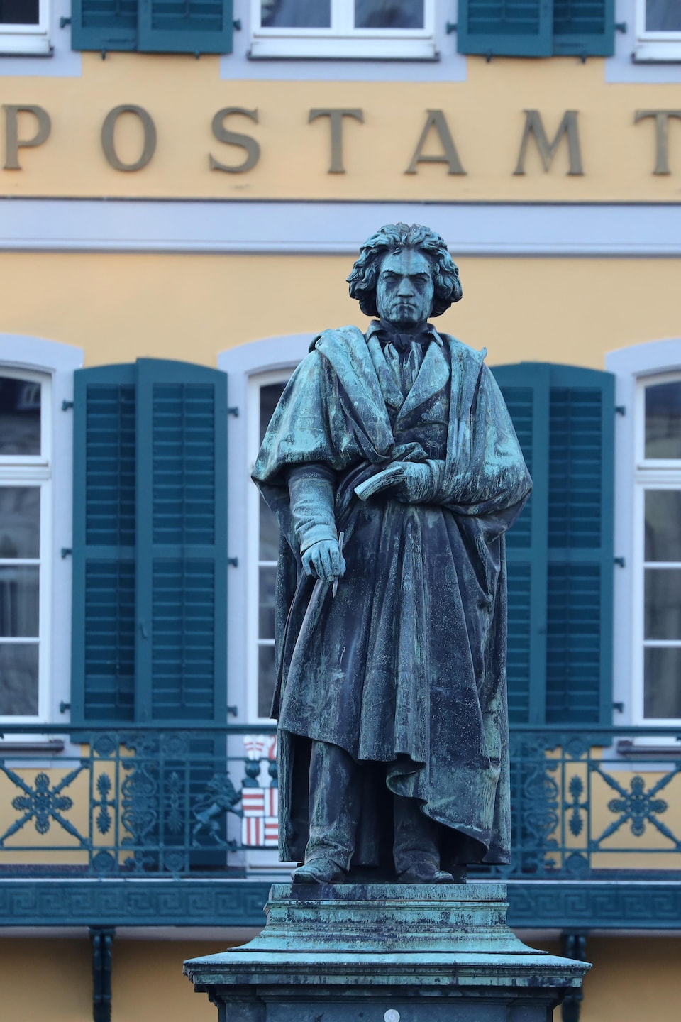 Une statue de Beethoven.