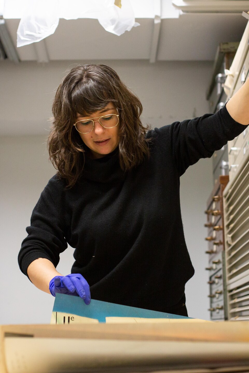 Véronique Boilard, technicienne en muséologie à la Cinémathèque québécoise