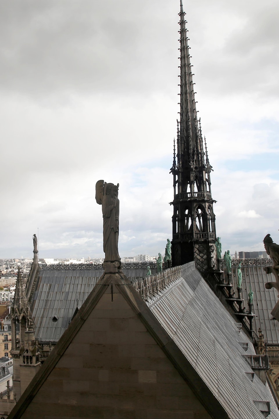 Paris Lance Un Concours International Pour Remplacer La Flèche De