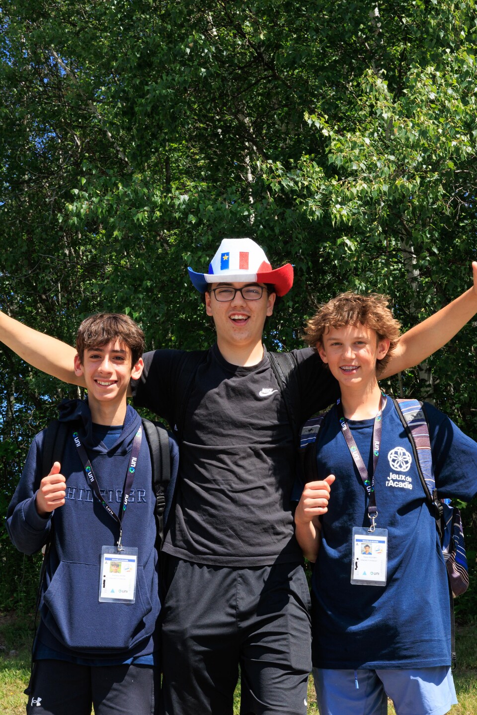 Peyton Ploysky, Gabriel Gallant et Anthony Ghosn de l'équipe de volleyball determination    la délégation de la Nouvelle-Écosse.