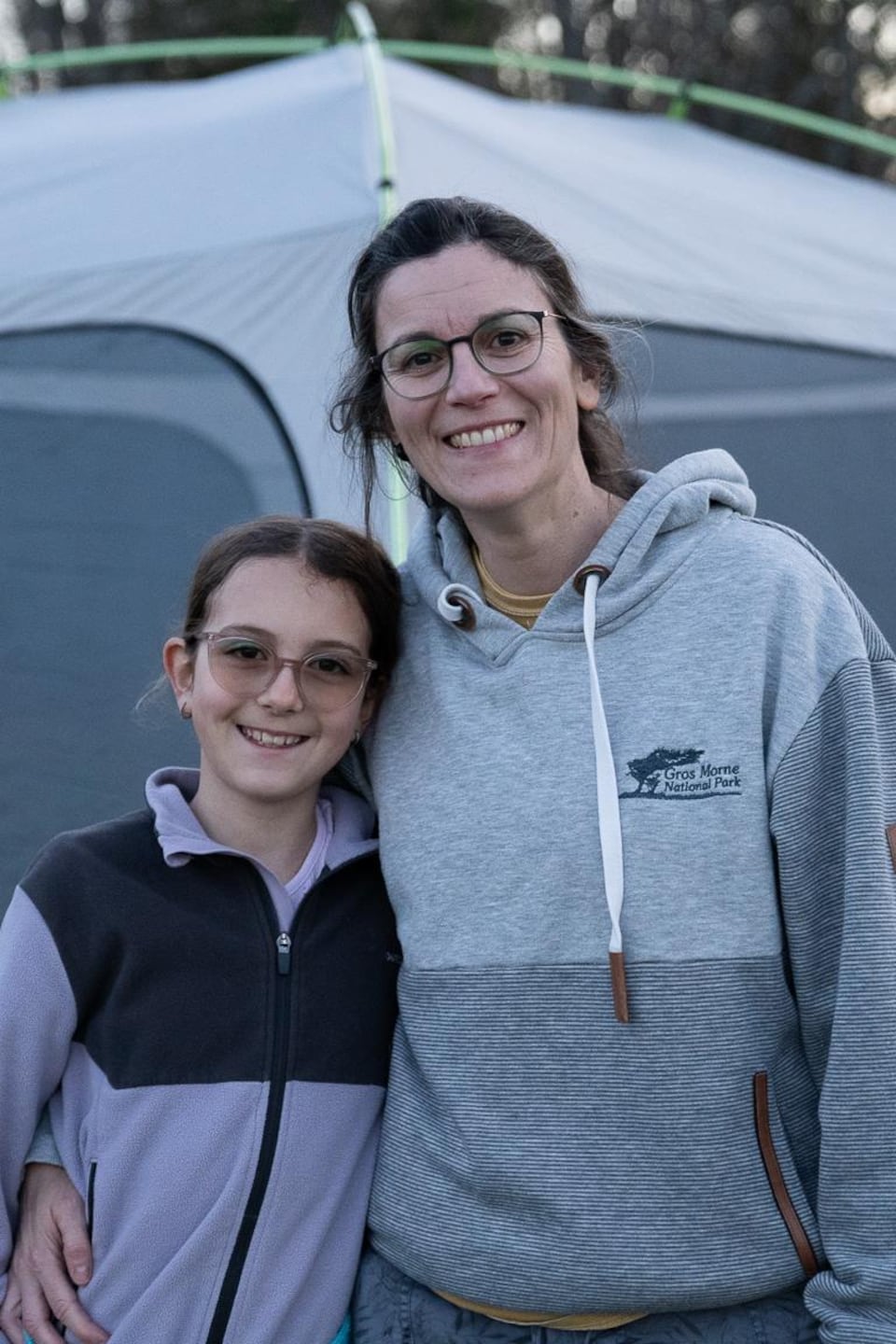 Marie-Claude Bernard et sa fille, Maude Lebel, venues assister à l'envol des chauves-souris brunes à Sherbrooke.