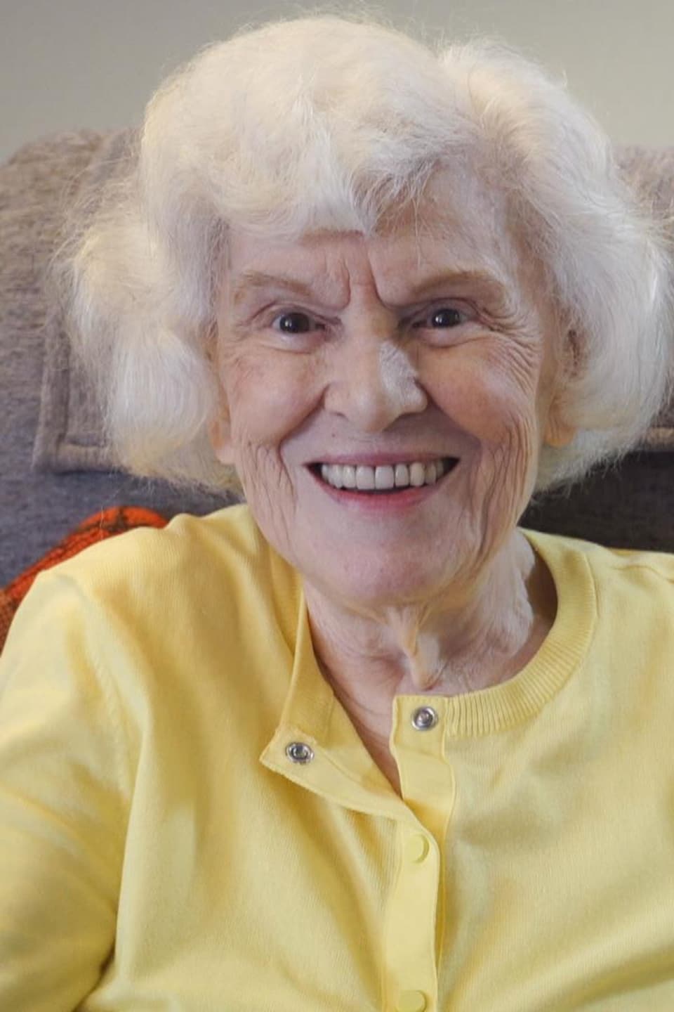 Un portrait d'Annette Saint-Pierre, de profil, à son domicile de Saint-Boniface.