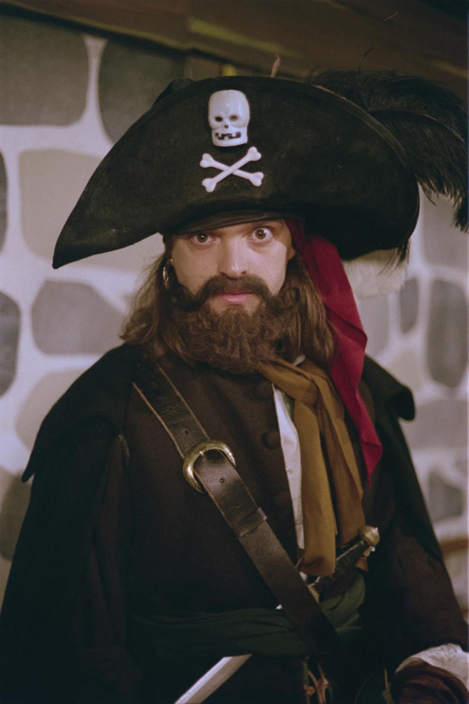 Serge Postigo déguisé en pirate pour un sketch.