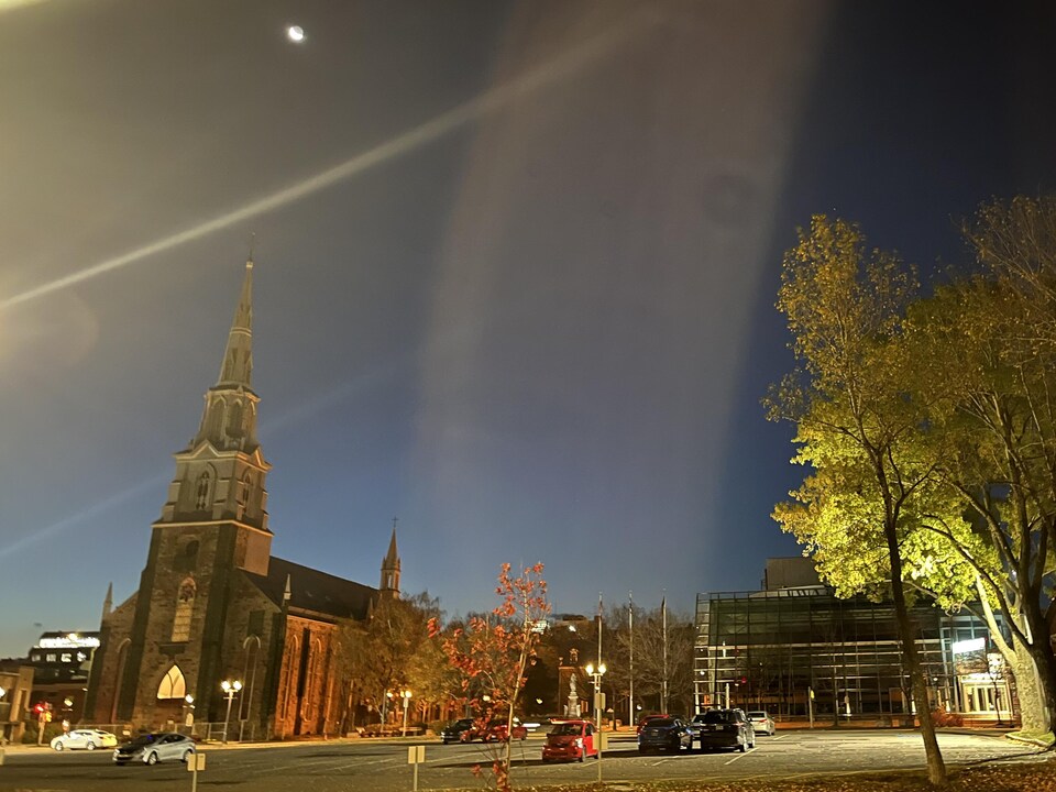 La cathédrale de nuit.