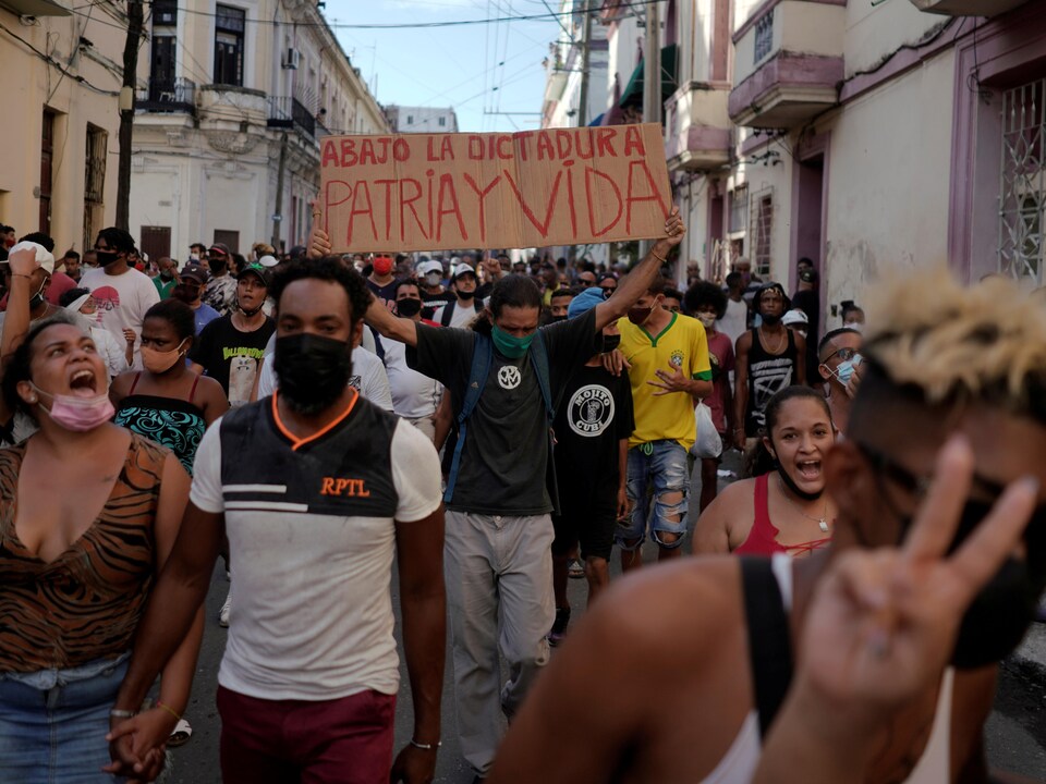 Des manifestants à La Havane.