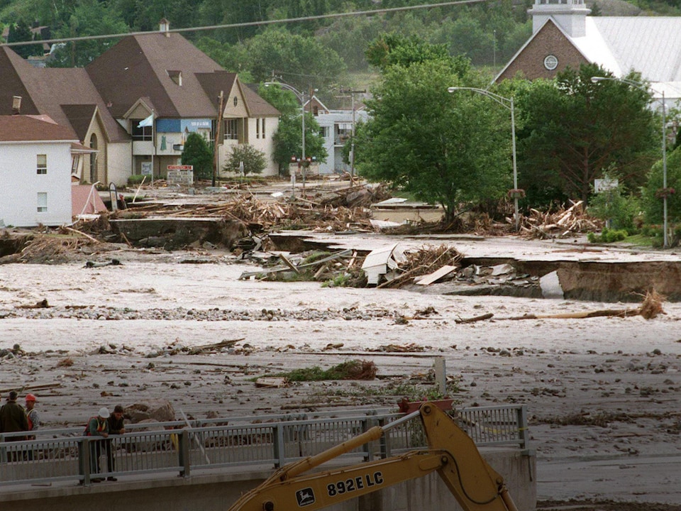 le secteur de Grande-Baie au moment du déluge en 1996
