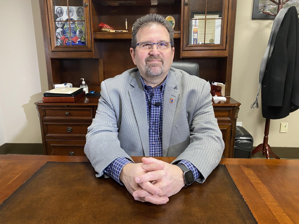 Le maire de Tracadie, Denis Losier, a qualifié d' «erreur monumentale» la double taxation pour les routes dans les quartiers ruraux de la ville.