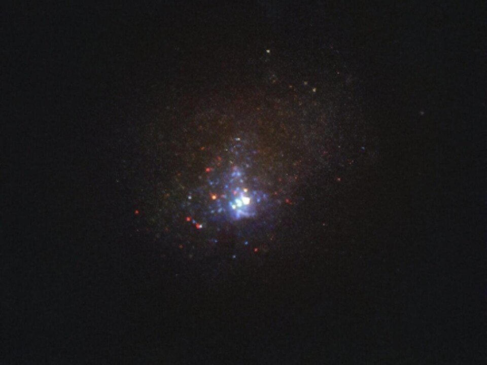 Image de la galaxie naine de Kinman captée par le télescope Hubble.