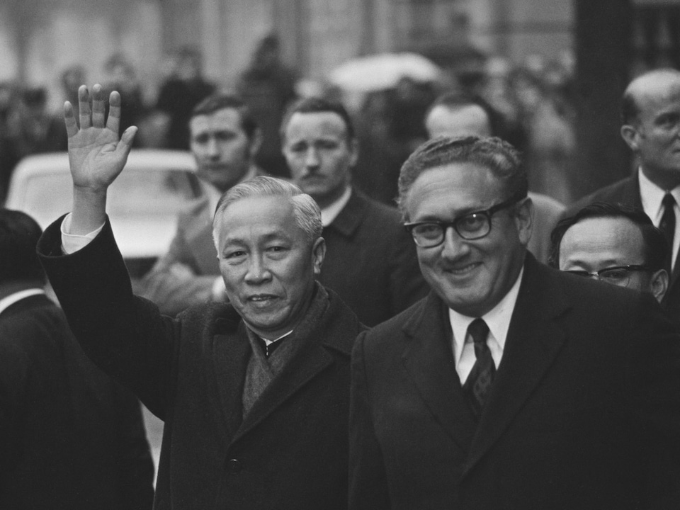 Henry Kissinger et Le Duc Tho.