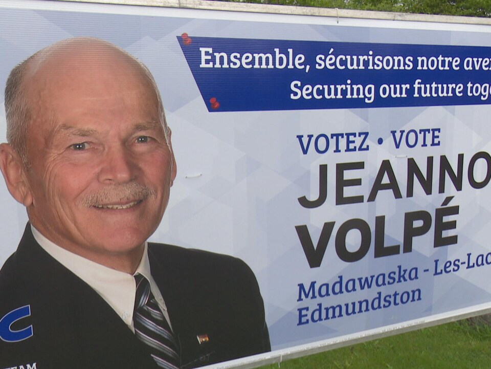 Une affiche électorale de Jeannot Volpé