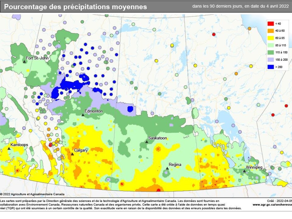 Une carte représente les précipitations des 90 derniers jours au Canada. La vaste majorité des régions du sud ont eu moins de 85 % des moyennes saisonnières, et certaines, moins de 40 %.