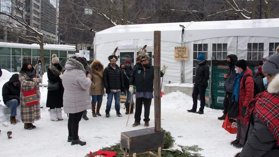 People attend traditional Aboriginal ceremonies.