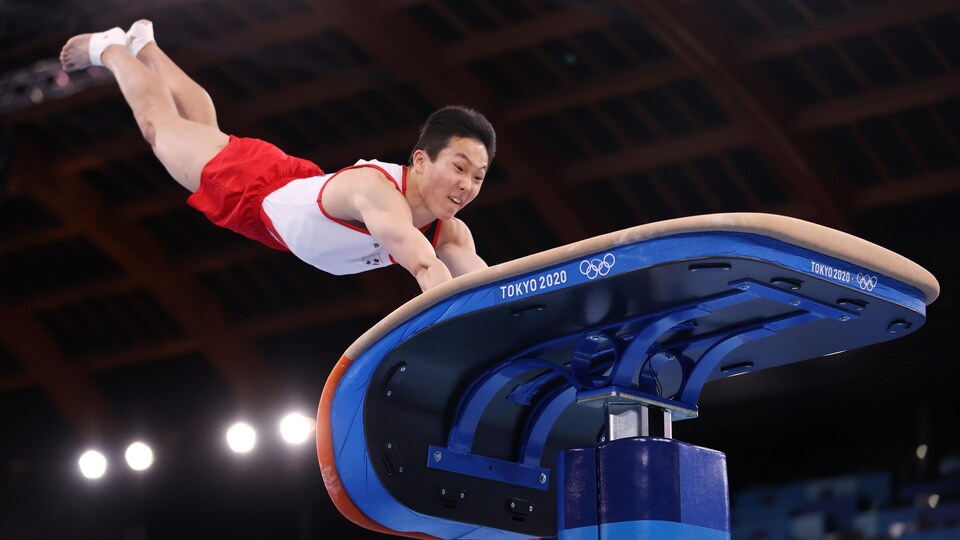 Les gymnastes chinois signent un doublé aux anneaux ...