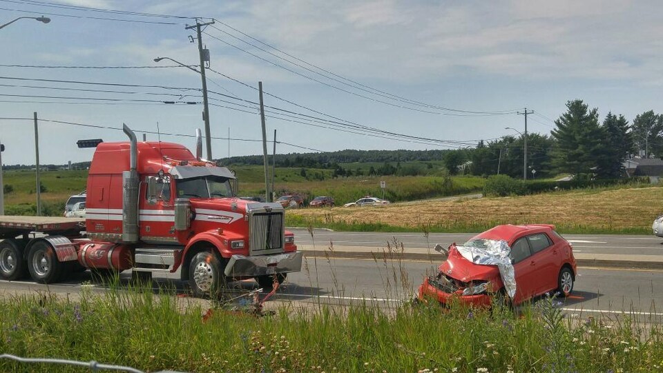 Une femme perd la vie dans un accident de la route à Alma RadioCanada.ca