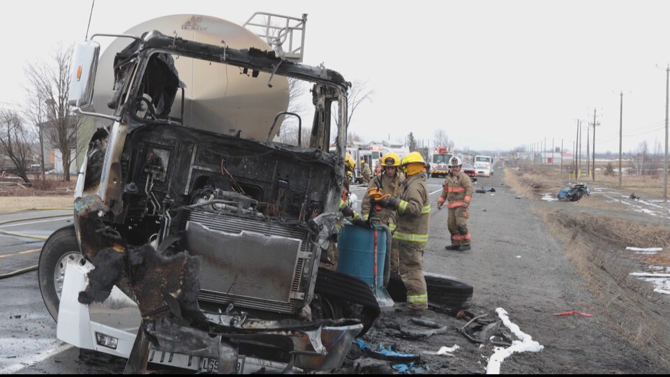 Une conductrice blessée dans un violent faceàface avec un camion