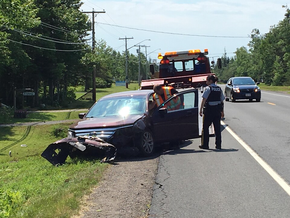 Accident d'automobile à VillageBlanchard deux jeunes à vélo ont eu