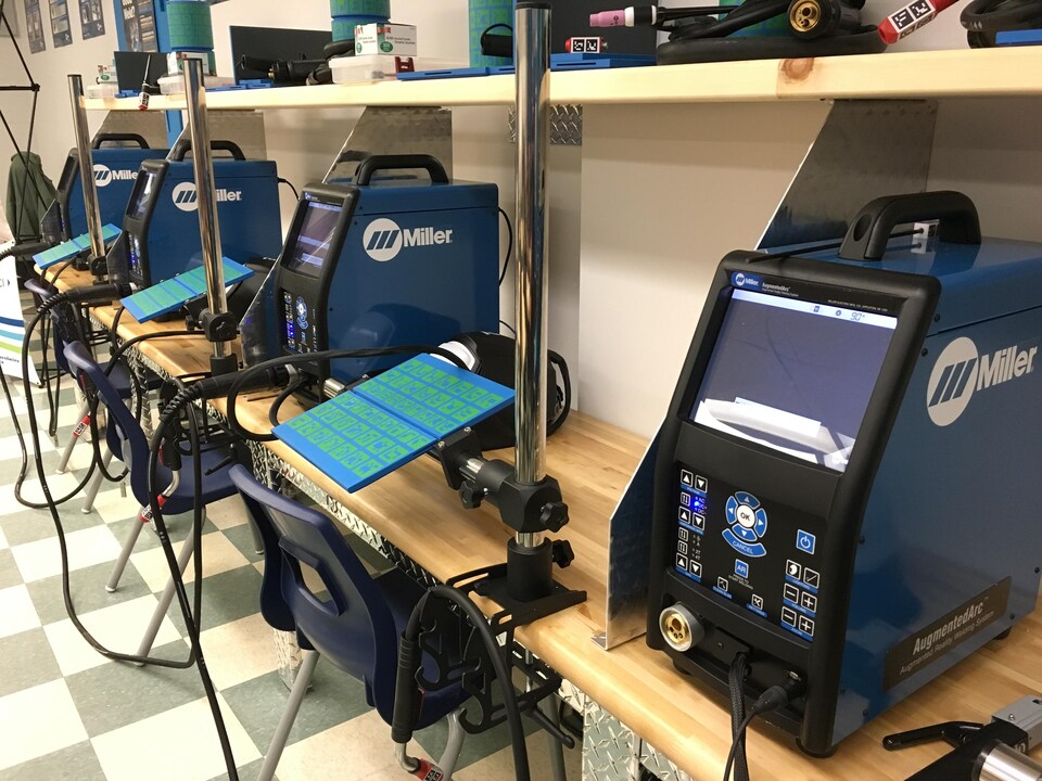 Le Centre de formation professionnelle de Gaspé a acheté six soudeuses  utilisant la technologie de réalité augmentée