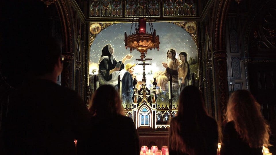 Une des projections d'AURA, créée par Moment Factory à la basilique Notre-Dame à Montréal