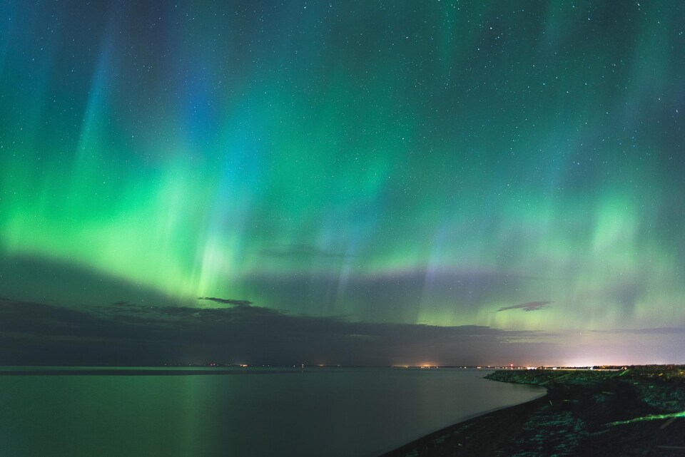 Des aurores boréales au-dessus du lac Saint-Jean.