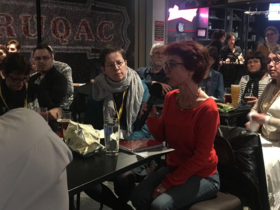 Marie Jauffret-Roustide répond à une question.