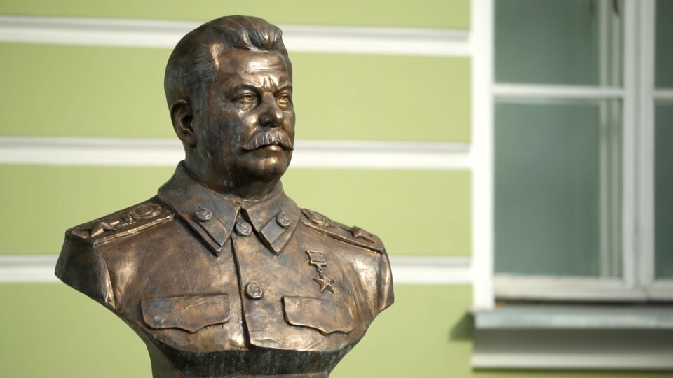 un buste de Staline