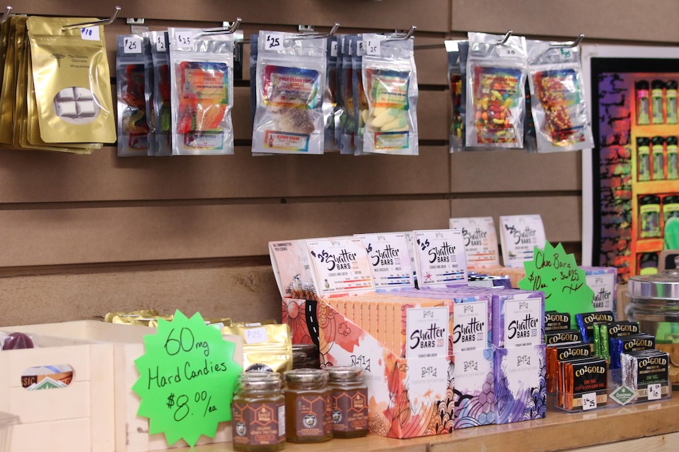 Des produits dérivés du cannabis vendus dans des kiosques de Tyendinaga.