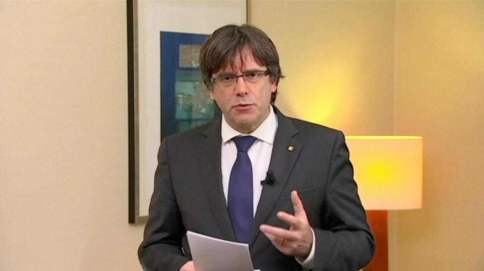 L'ex-président catalan Carles Puigdemont s'est adressé à la nation depuis Bruxelles pour demander la libération de son conseil des ministres.