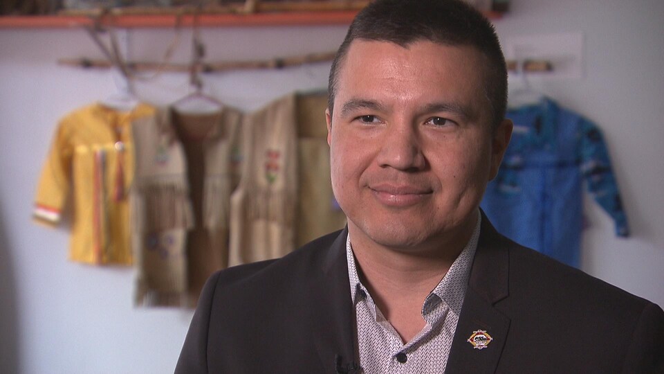 Constant Awashish en entrevue au Centre d'amitié autochtone de Trois-Rivières