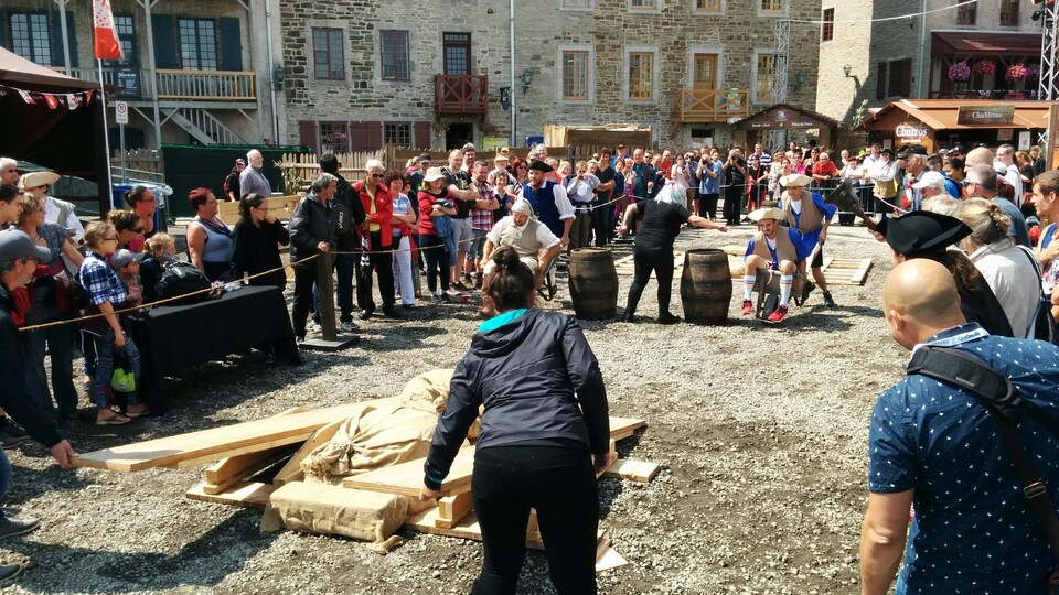 La course de brouettes des Fêtes de la Nouvelle-France