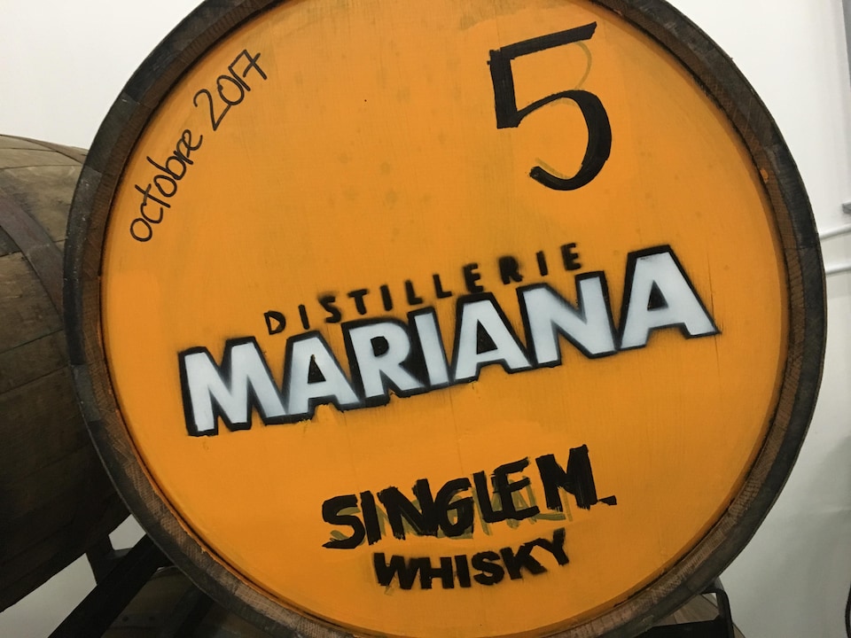 Un baril contenant du whisky de malt, produit en octobre 2017.
