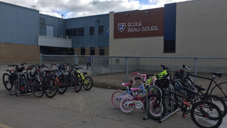 L'École Beau-Soleil est située dans le secteur Pointe-du-Lac, à Trois-Rivières.
