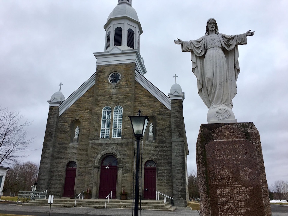 L'église de la paroisse Saint-Bernard, à Fournier, dans l'Est ontarien