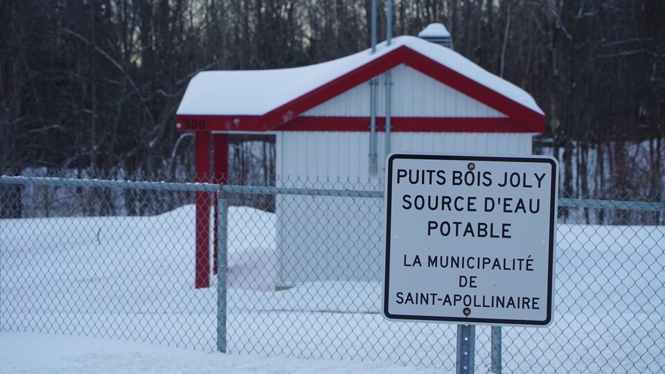 Un puits à Saint-Apollinaire.