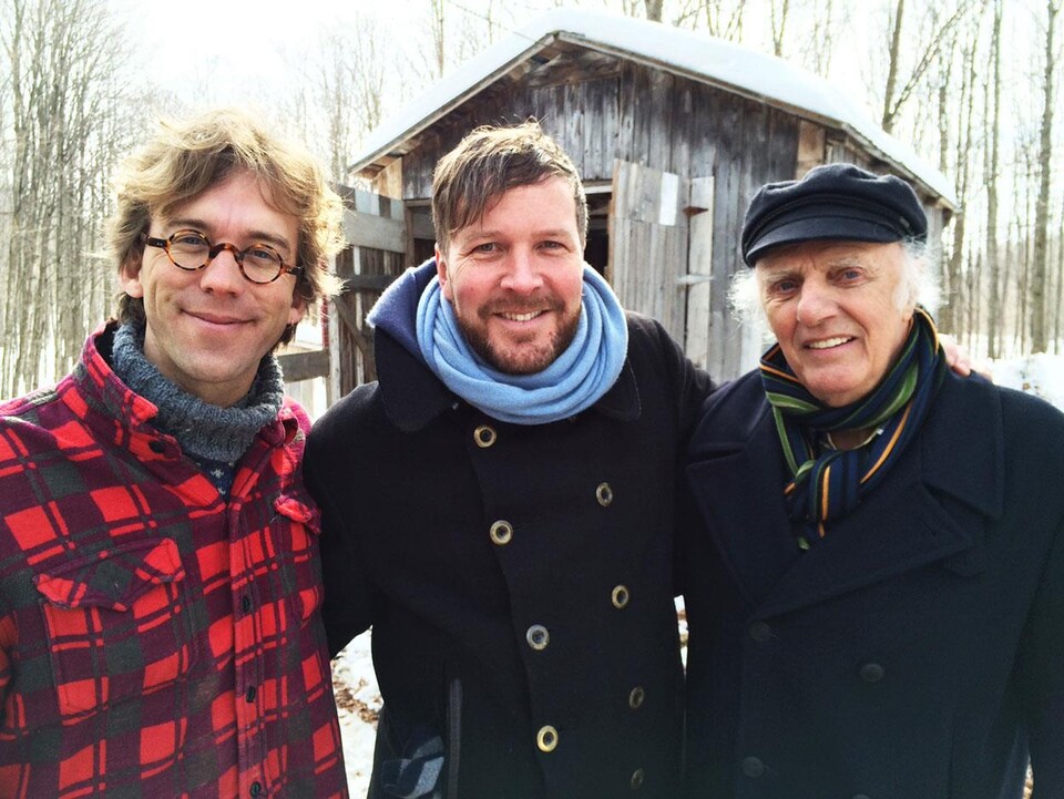 Fred Pellerin, Francis Legault et Gilles Vigneault lors du tournage du documentaire « Le goût d'un pays »