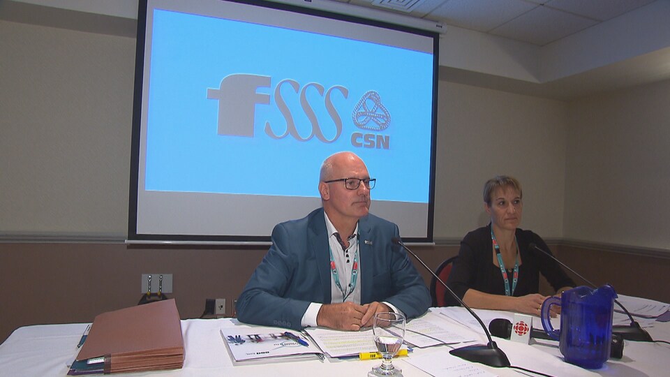 Alertée par les données inquiétantes sur l'état de santé du personnel du réseau
de la santé, des services sociaux et des services de garde, la Fédération de la santé et des services sociaux
(FSSS-CSN) a tenu un colloque sur la santé psychologique du personnel.