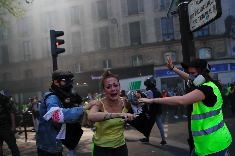 Gilets Jaunes Près De 10 000 Manifestants Et Un Regain De