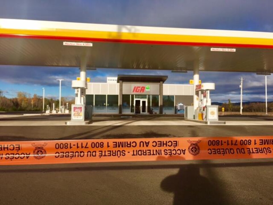 La SQ enquête sur un vol au IGA Express de Grenville RadioCanada.ca