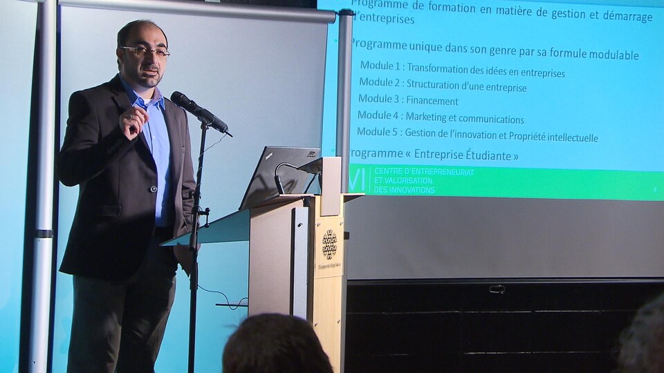 Hussein Ibrahim est le directeur du Centre d'entrepreneuriat et de valorisation des innovations du cégep de Sept-Îles