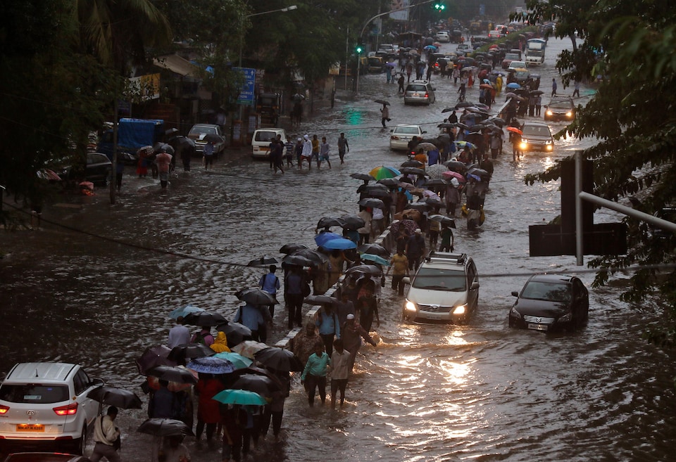 Mumbai paralysée par les inondations RadioCanada.ca